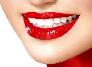 Может ли отбеливание зубов стать причиной разрушения зуба?
